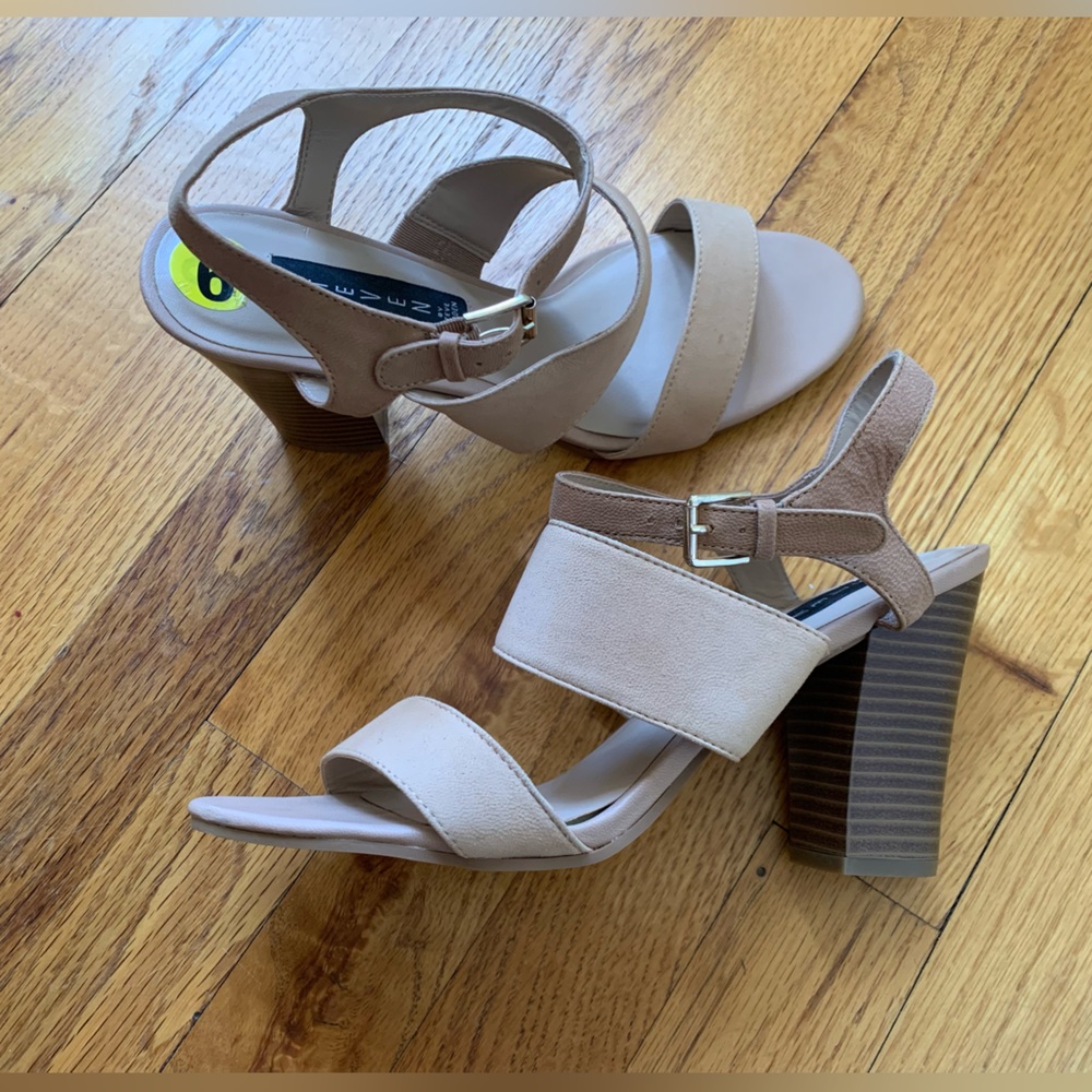 STEVEN by Steve Madden Carisa Sandal with Stacked Heel - Picture 1 of 12